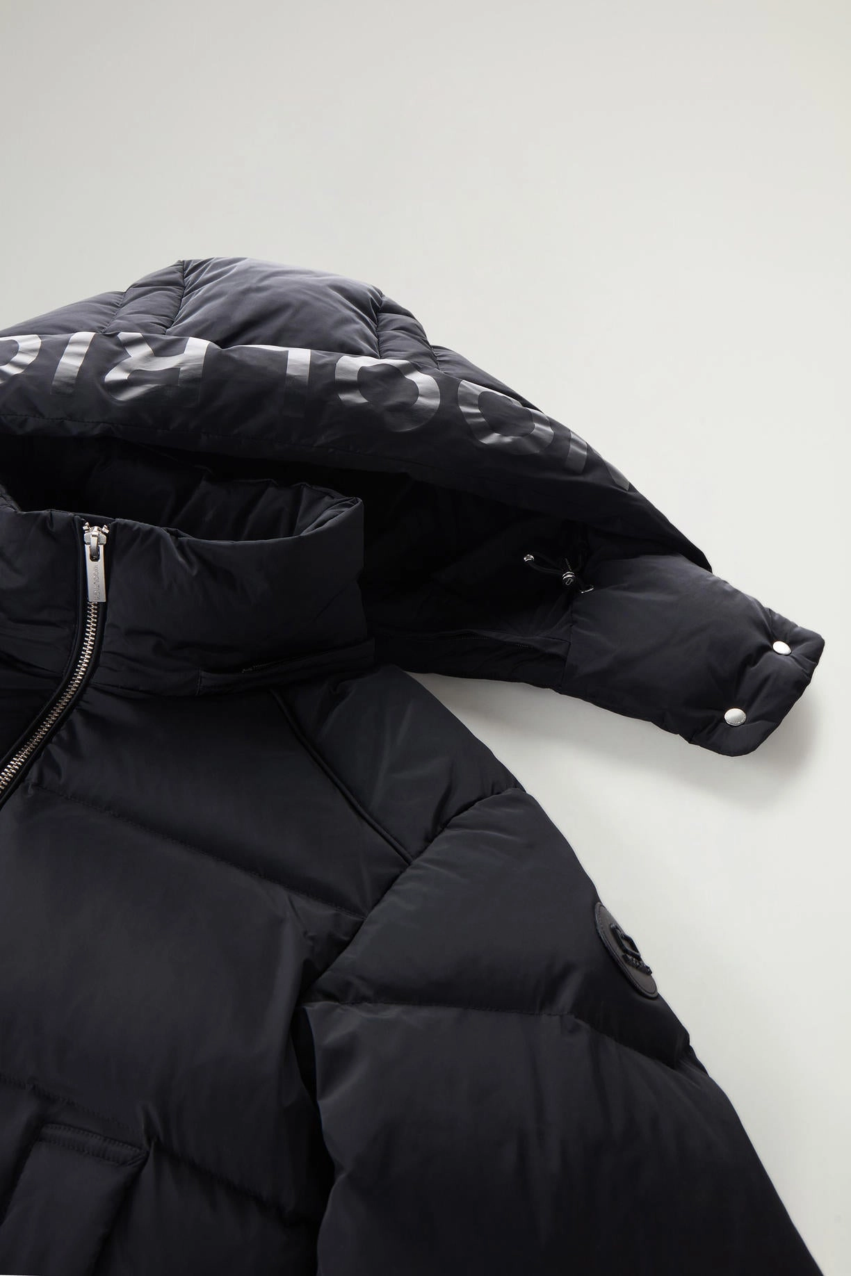 Short Alsea Down Jacket in Stretch Nylon with Detachable Hood Black