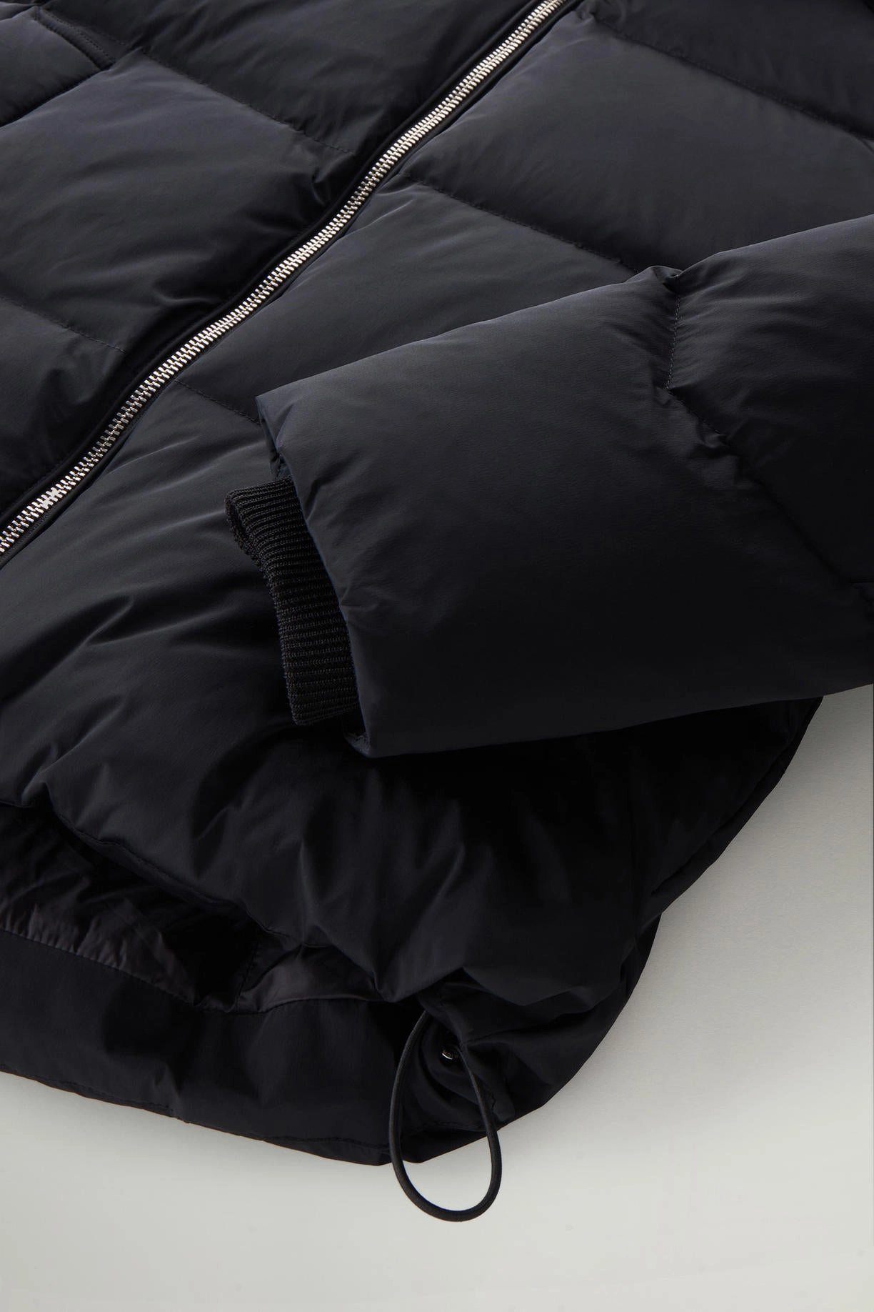 Short Alsea Down Jacket in Stretch Nylon with Detachable Hood Black